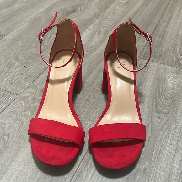 Red heels, size 5.5 - Picture 1 of 4